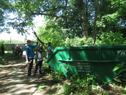 Сбор мусора в контейнеры, предоставленный ООО МСК-НТ